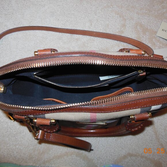 Burberry Orchard Bowling Handbag Bridle House Check pattern tan w/ original tags - Picture 5 of 16